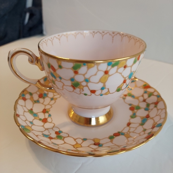 Tuscan England Tea Cup & Saucer - Picture 2 of 12